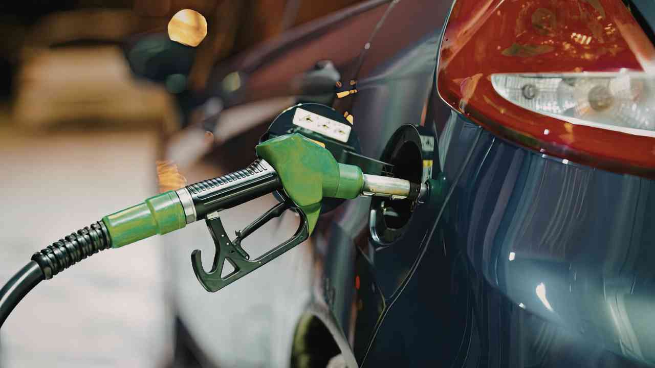 Rifornimento attenzione quando cambiare le gomme - 4mj.it